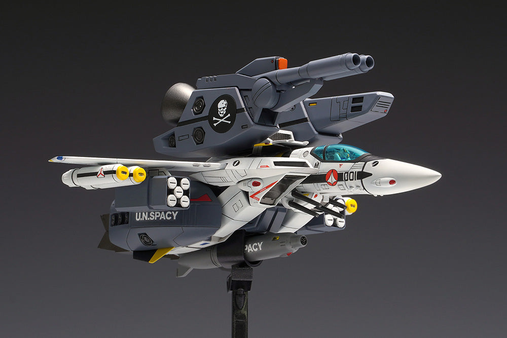Macross: Do You Remember Love? VF-1S Strike Valkyrie Fighter Ichijyo Hikaru and Roy Focker Custom Model Kit