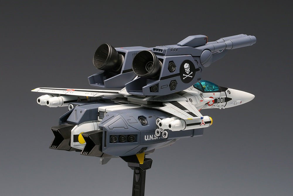 Macross: Do You Remember Love? VF-1S Strike Valkyrie Fighter Ichijyo Hikaru and Roy Focker Custom Model Kit